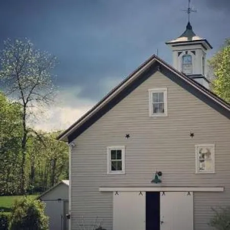 Raritan Inn
