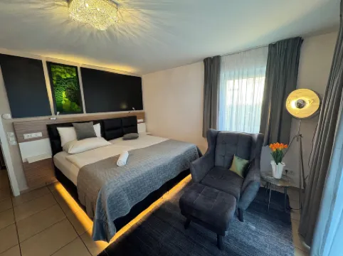 Boardinghouse Home - Adults Only -