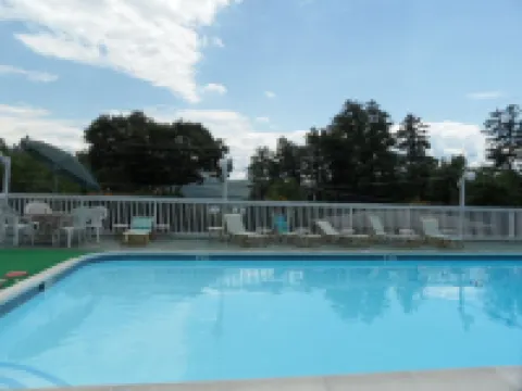 松樹溪汽車旅館