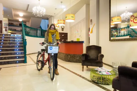 Hotel San Miguel Отели рядом с достопримечательностью «Siluetas de Don Quijote & Sancho Panza»