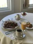 The Oaks Waterfront - sarapan