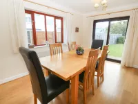 Min Y Traeth Hotels in Criccieth