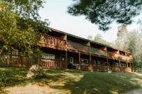 Silver Rapids Lodge & Campground Hotel a Lake County