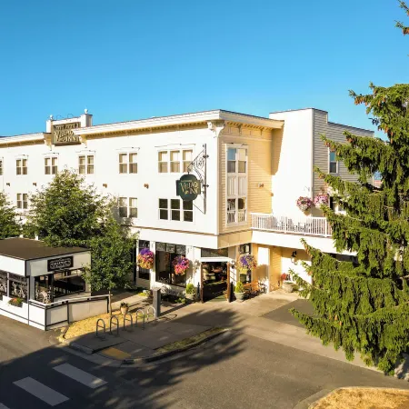 Fairhaven Village Inn
