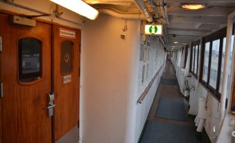 Laivahostel S/S Bore