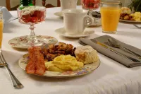 Seven Oaks Inn Bed and Breakfast - Breakfast