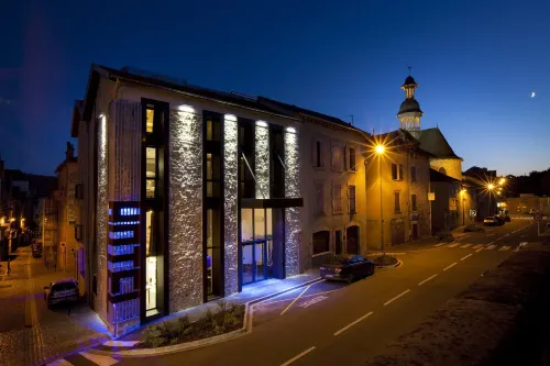 Urban Style les Fleurines Hotels in Villefranche-de-Rouergue