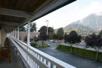 Best Continental Motel - Mountain view