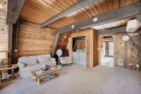 05Mbh - Economical - Wifi - Pets Ok - F/p - D/w - Sleeps 2 1 Bedroom Apts by RedAwning