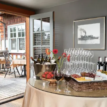 La Conner Channel Lodge