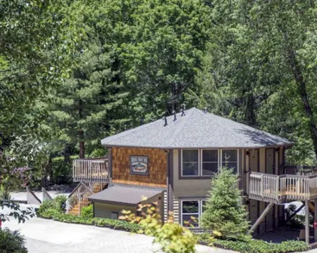 Brook Trout Inn Hotels in Transylvania County
