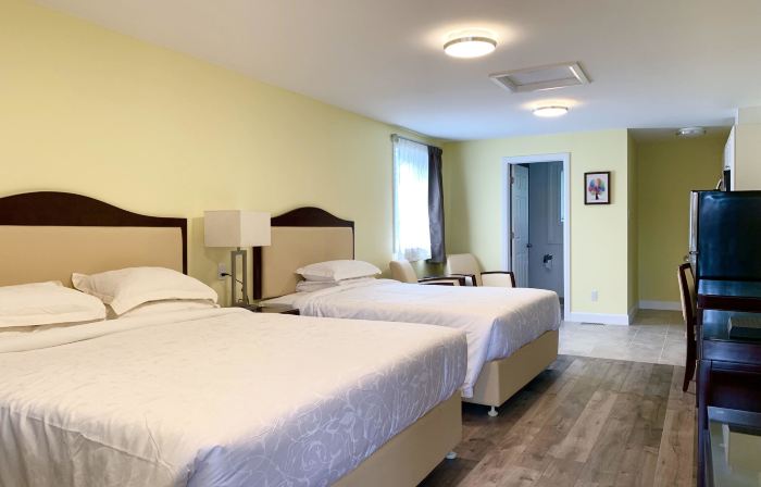 7 West Motel