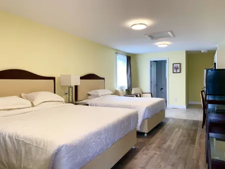 7 West Motel Отели в г. Беквит