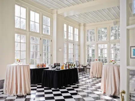 The Duke Mansion Отели рядом с достопримечательностью «Спектрум-центр»