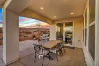 Paseos Poolhouse Home