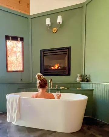 Outland Chalet & Suites Great Smoky Mountains