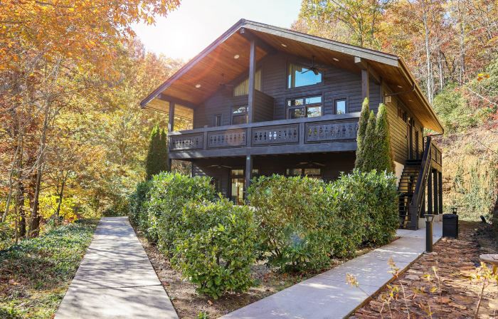 Outland Chalet & Suites Great Smoky Mountains