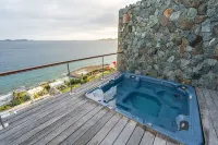 Breathtaking  views , Jacuzzi , open plan house , 5 min to Nanny Cay Beach & Bar
