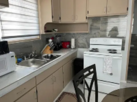 Cozy one bedroom home! Great value and convenient location