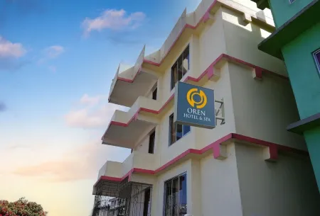 Golden Oren Hotels and Spa Отели рядом с достопримечательностью «Darjeeling Himalayan Railway Toy Train»