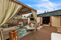 Brick & Creek House 3 Bedroom Home Hotels in Sutter Creek