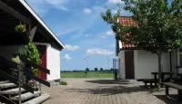 Landet Bed and Breakfast Hotels in Sjobo