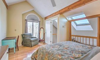 Ski Condo w/ Pool, Close to Story Land & Attitash!