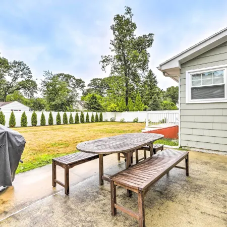 Charming Old Saybrook Cottage < 1 Mi to Beach
