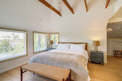 Victorian Carpinteria Apartment < 1 Mi to Beach! Hotels near Tee Time Practice Center