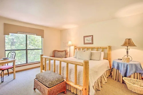 Bright Davis Escape w/ Screened-in Porch! - 3-Star