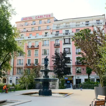 Best Western Plus Hotel Carlton Hotels near Jardins de l'Europe