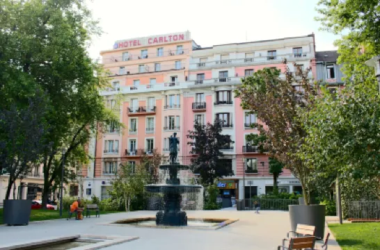 Best Western Plus Hotel Carlton Hotels near Notre-Dame de Liesse