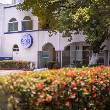 Hotel Arcos Aeropuerto