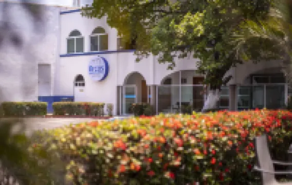 ホテル アルコス アエロプエルト