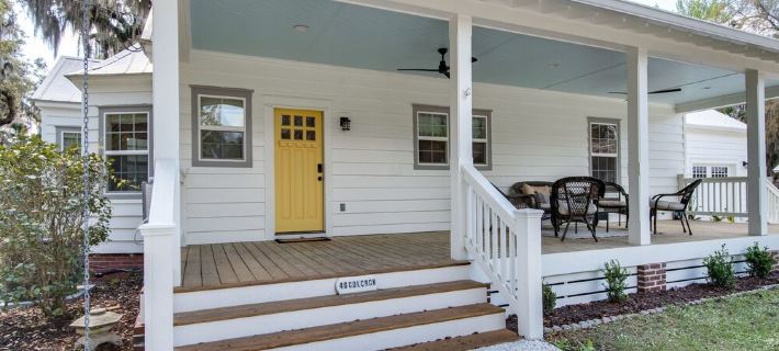 PREMIER Landmark Home Located in Old Town Bluffton Отели в г. Блаффтон