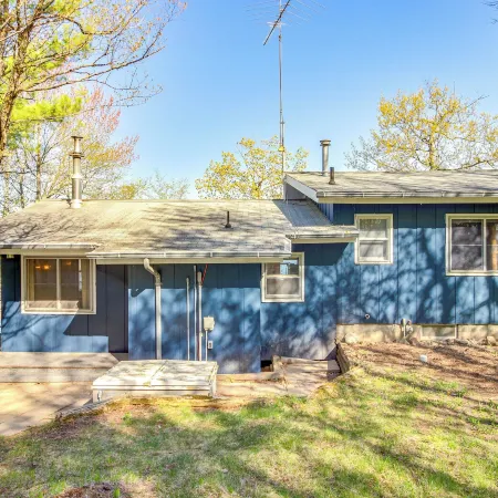Waterfront Spirit Lake Cabin w/ Boat Rental!