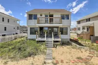 Charming Oceanfront Home on Salisbury Beach - Homestays