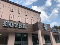 โรงแรมดาวเนีย โรงแรมในโมเดน่า