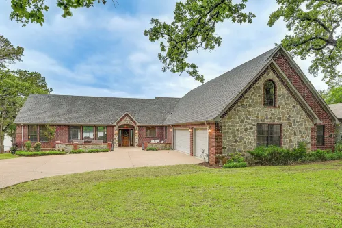 Dock & Game Room: Alvarado Lake Getaway! - 3 étoiles