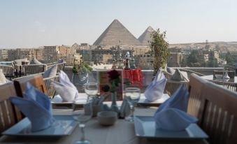 Pyramid Front Hotel