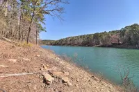 Scenic Greers Ferry Cabin w/ Deck + Fire Pit! - 3-Star