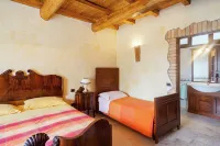 Farmhouse in Aulla with Private Pool