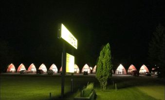 The Little Chalet Motel
