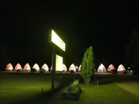 The Little Chalet Motel