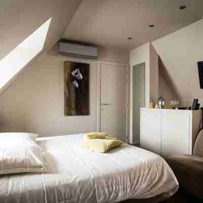 Hotel de la Paix Rooms