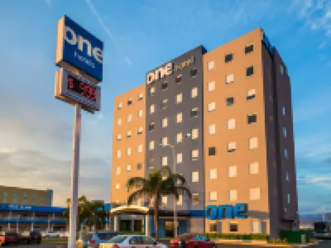 蒙特雷機場一號酒店 阿波達卡酒店