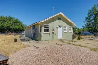 Walk to Dtwn Tehachapi: Updated Getaway w/ Yard! - 2-Star
