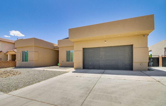 Stylish & Pet-friendly Rio Rancho Home w/ Fire Pit