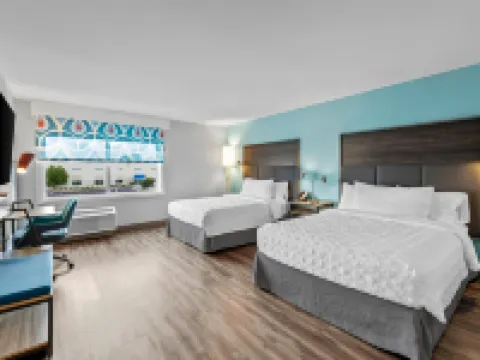 Tru by Hilton Kansas City Airport Hotels in May