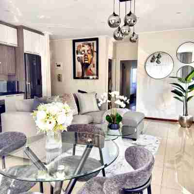 Apt 2 Bed in Stunning Golf Estate Rooms